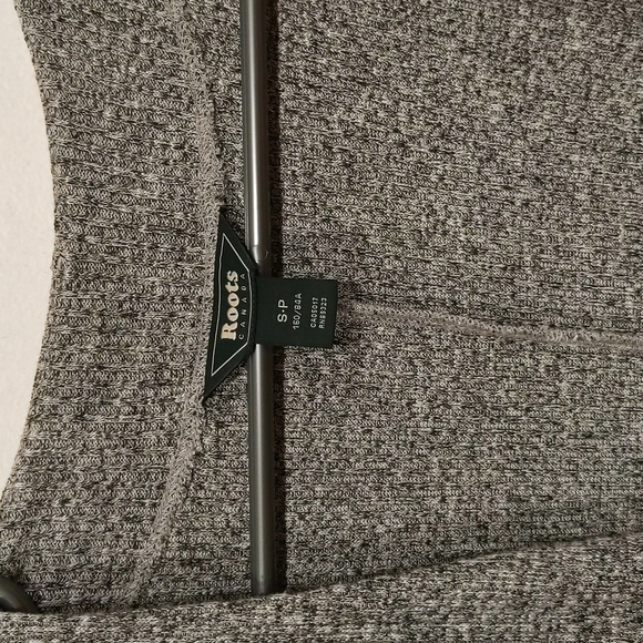 Roots cardigan with side slits, size small. - Picture 2 of 5